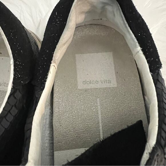 DOLCE VITA 8 ZINA ONYX $125 EMBOSSED SNEAKERS - Picture 4 of 8